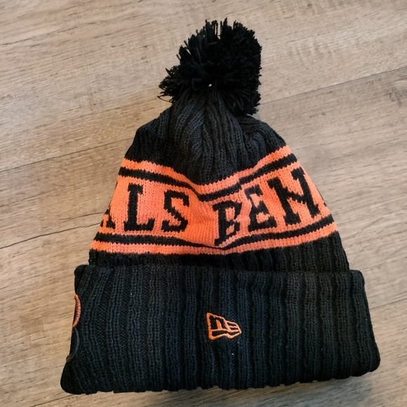 Cincinnati Bengals NEW ERA KNIT CUFF POM BEANIE HAT NWT NFL On Field Winter - Picture 3 of 4